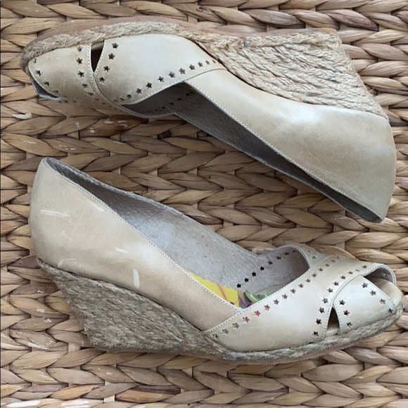 Argentinian brand - Natural Wedge Espadrilles - 8 - Picture 1 of 5